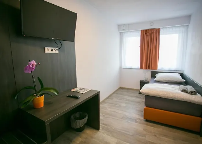 Hotel A7 3*